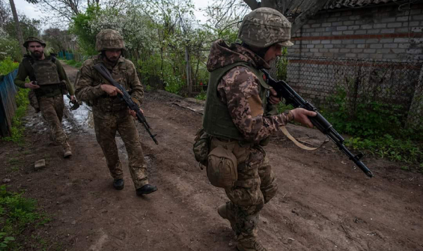 Снайпер ВСУ Химион: Украинец взял с бойцов ВСУ деньги за аренду позиции в доме