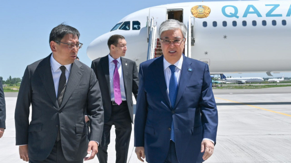 Глава государства Касым-Жомарт Токаев прибыл с рабочей поездкой в Алматы