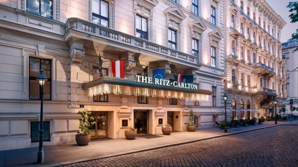 Ritz-Carlton Vienna прокомментировал продажу отеля миллиардеру-строителю Бурдж-Халифа