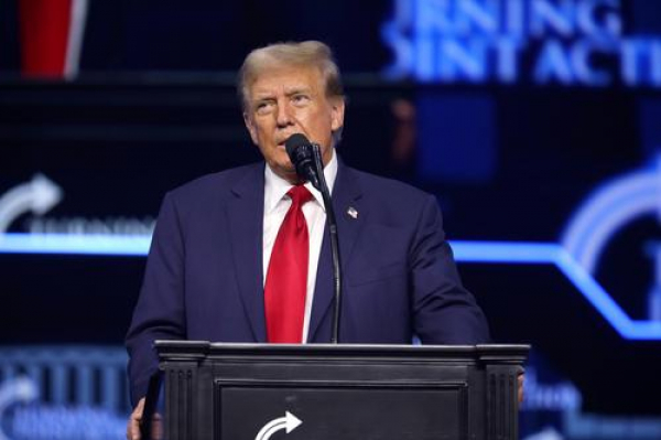 Трамп поручил своим помощникам подготовиться к затяжной блокаде Ирана, пишет WSJ