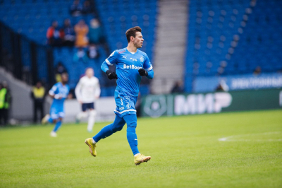 Суд прекратил дело Смолова о драке в кафе