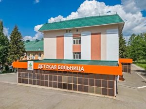 «Счет шел на часы»: в Альметьевске врачи спасли девочку с перекрутом кисты яичника