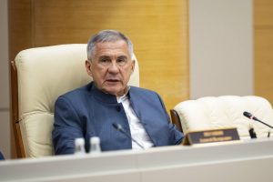 Минниханов дал поручения по поддержке пожилых и ветеранов