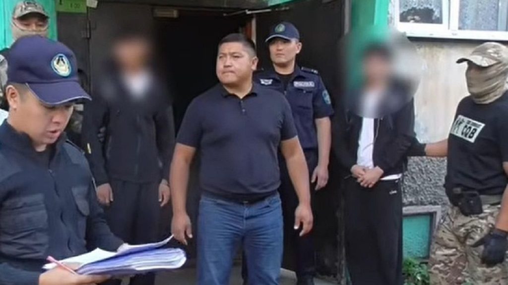 Получавшего зарплату криптовалютой парня задержали на востоке Казахстана (видео)