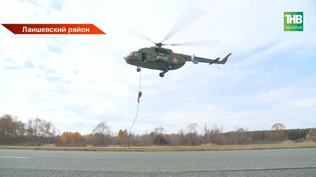 Бойцы спецподразделений Татарстана провели учения по беспарашютному десантированию