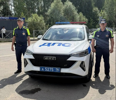 Сотрудники ГАИ Татарстана доставили отравившегося лекарствами мальчика в больницу