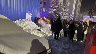 Школьник погиб под лавиной снега, сошедшей с крыши спорткомплекса 15/02/2026 – Новости