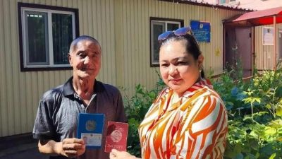 Житель ЗКО прожил 33 года без документов и нашел сына в Южной Корее