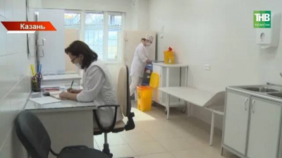 «Многое зависит от иммунитета»: профессор оценил риск заражения от укуса клеща