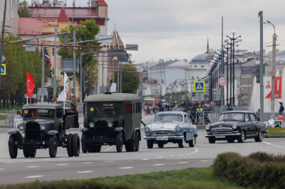 Политолог объяснил отказ от военной техники на параде Победы