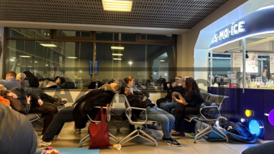 В кафе обманывают, а спим на коврике на полу: рассказ пассажира рейса из Петербурга в Казань 23/03/2026 –