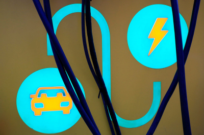 BYD обгонит Tesla по продажам электромобилей в этом году - аналитики