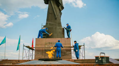 В Казахстане тратят миллионы на ремонт памятников ВОВ к 9 мая