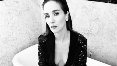 Звезда "Дикого ангела" Наталья Орейро устроила фотосессию в платье с глубоким декольте
