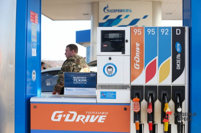 В Петербурге запретили продавать топливо подросткам