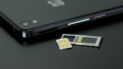 "Не больше 10 штук в одни руки": об ограничении продажи SIM-карт в Казахстане высказался глава Минцифры