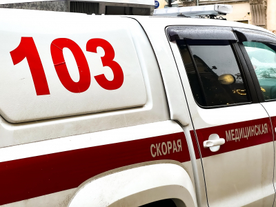 Во Владивостоке водитель иномарки сбил подростка на мопеде
