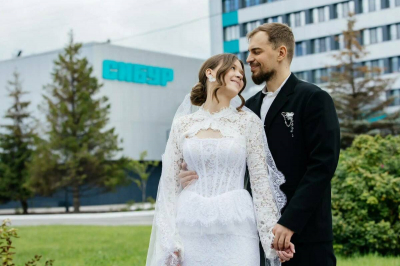«Все начинается с химии»: как в СИБУРе сыграли свадьбу сотрудников