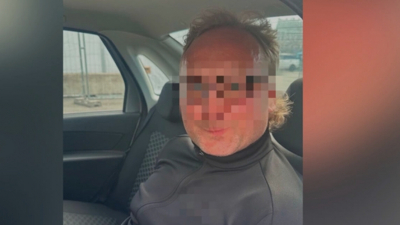 Бизнесмен с ножами забрался на царский трон в Эрмитаже и начал вещать о своем разорении 17/05/2026 –
