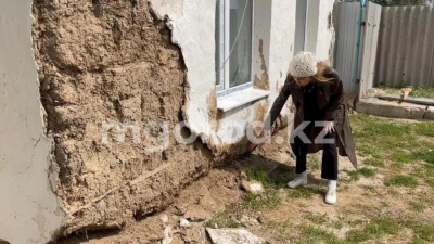 Пострадавшие от паводка в ЗКО: Новые дома строят родственникам госслужащих (видео)