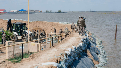 Сотни армейцев перебросят для защиты Сарайшыка от наводнения